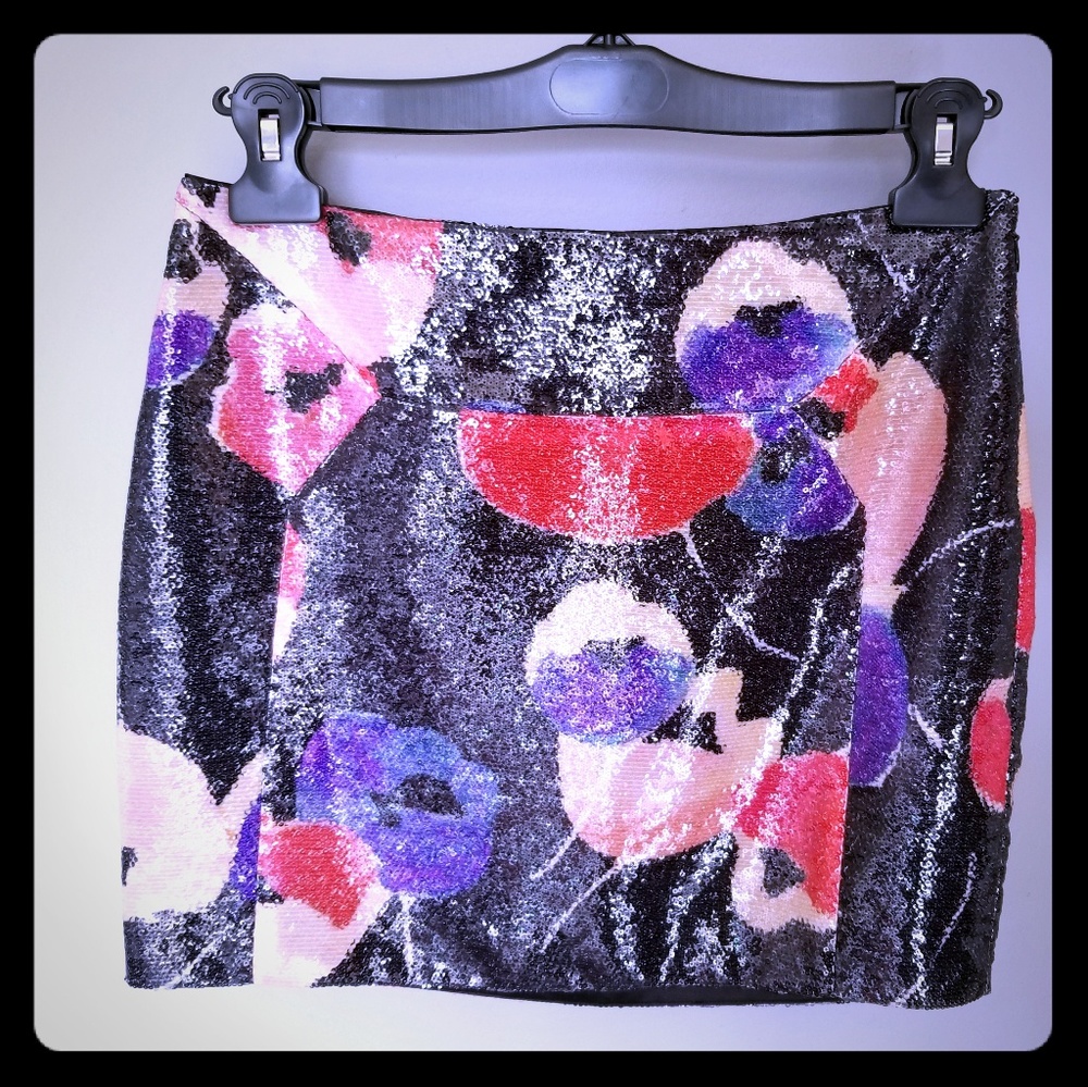 BRAND NEW Diane von Furstenberg sequen skirt